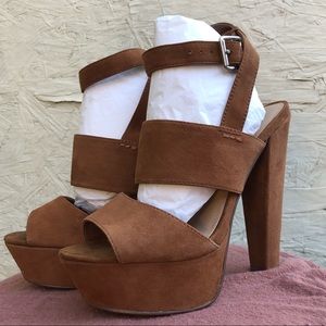 Steve Madden Dezzzy Chestnut Suede Platform